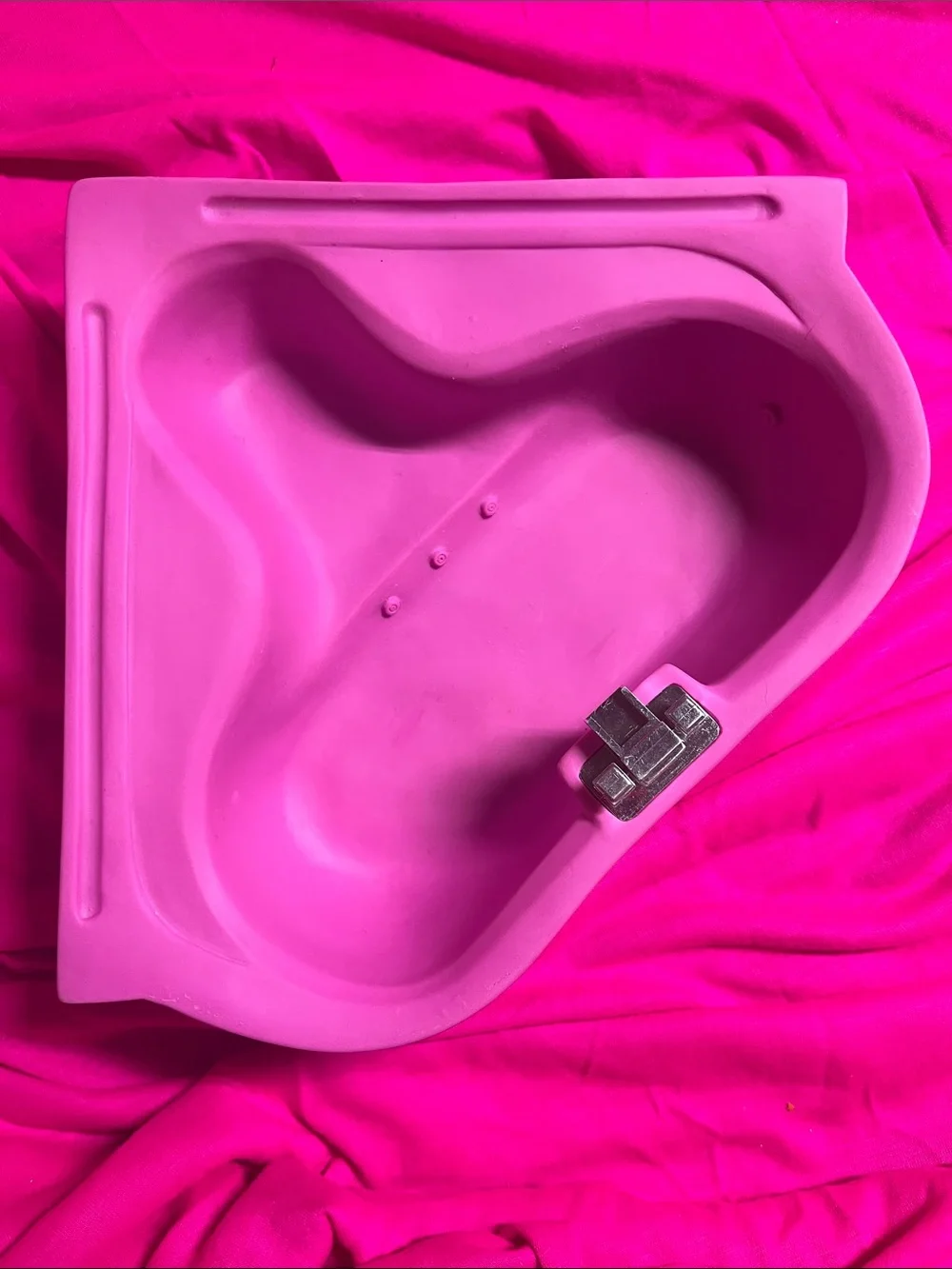 Vintage 1993 Barbie Pink Plastic Corner Bathtub Dollhouse Furniture 90s Mattel
